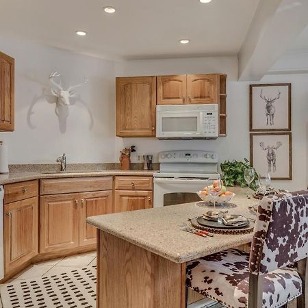 Laurelwood Condominiums 304 قرية سنوماس المظهر الخارجي الصورة